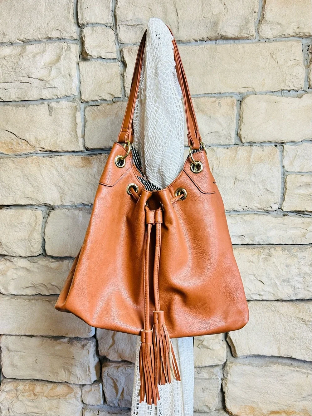 Women’s Tan Drawstring Tote Bag with Tassel